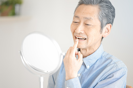 Pick Up 当院では一人ひとりに合った入れ歯を製作します