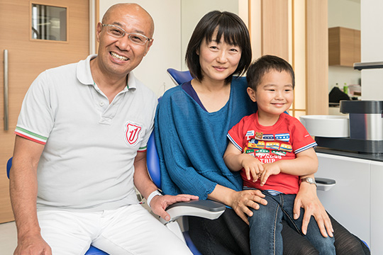小学校医も務める院長が診察します